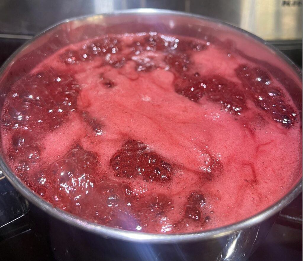 homemade mixed berry jam without pectin; homemade blueberry jam without pectin; homemade mixed berry jam; homemade berries jam; homemade berries jam without pectin