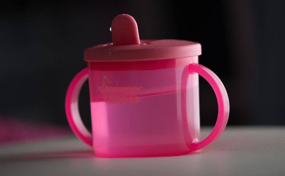 are hard spout sippy cups bad; are hard spout sippy cups bad for babies teeth; can sippy cup hurt my baby's teeth